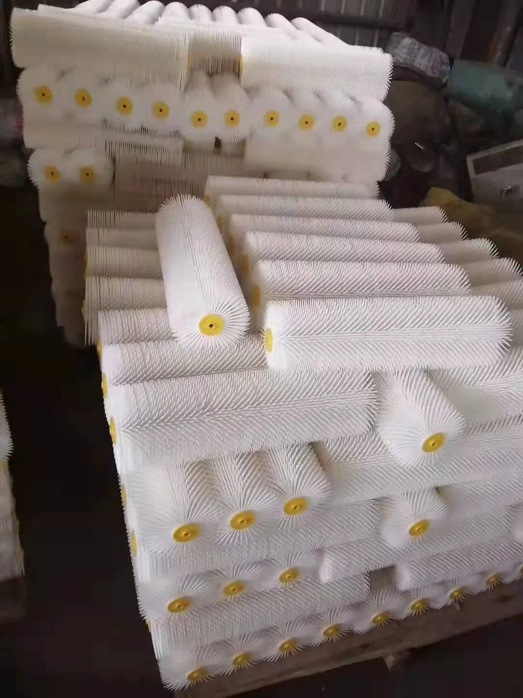 Spiked Screeding Compound Roller Remove Bubble Smooth Level Screed Surface Flooring Latex Self Levelling Spiked Compound Screed Floor Roller W/ Splash Guard