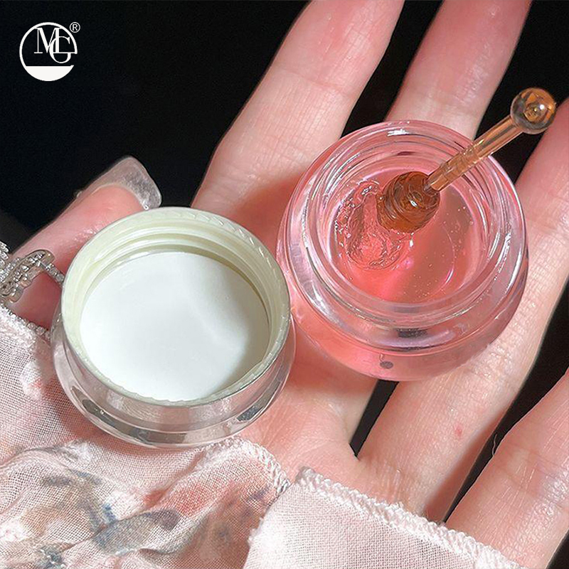 SPF Protection Against Sun and Pollution Moisturizing Lip Balm