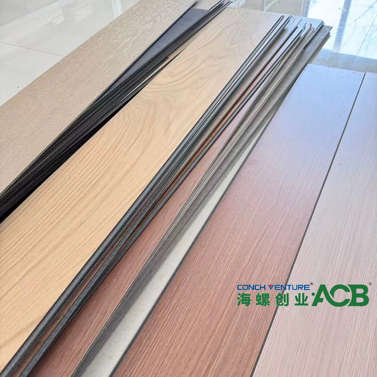 Premium Solid Wood Surface Flooring with Carbon Board Core 1200*165mm