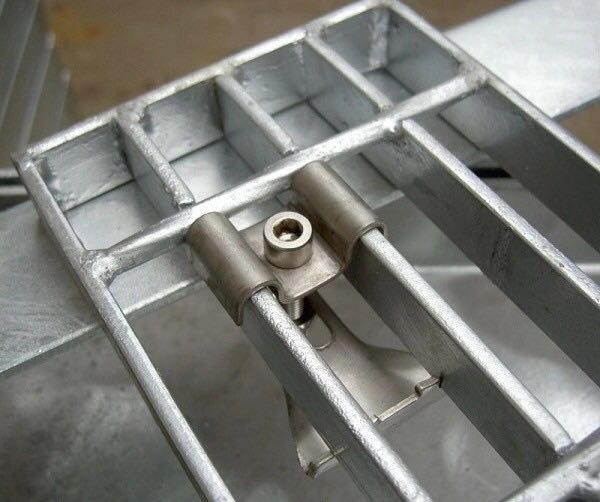 Outdoor Galvanized Steel Grating Steel Stair Tread