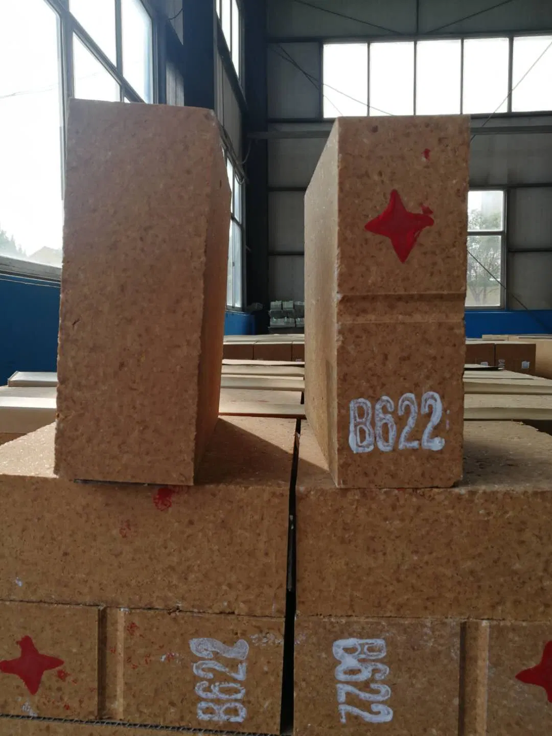 Магнезито-глиноземистый кирпич MLJ85 для переходной зоны печи