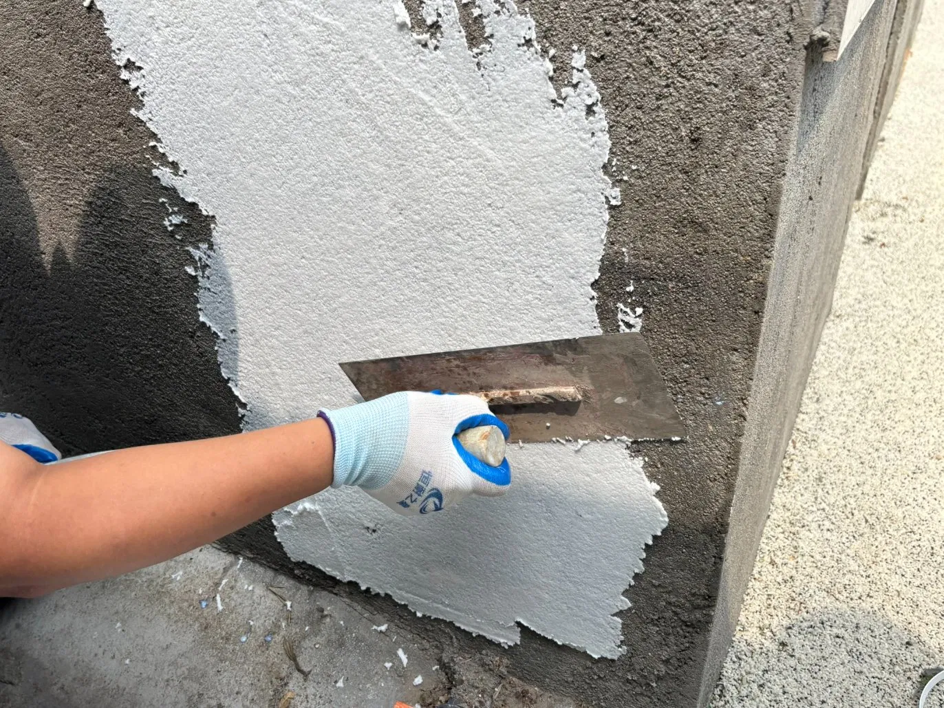 Resin Washed Stone Coating That Reduces Water Erosion and Leakage Risks