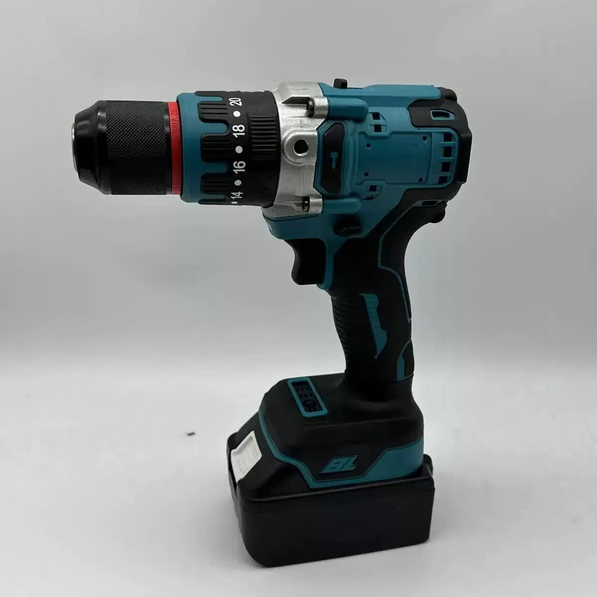 Аккумуляторный ударный шуруповерт 21В, набор