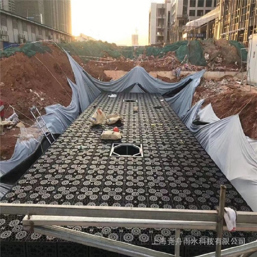 Environmental Project Rainwater Harvest Piece Splicing Urban Garden, Water Recycling