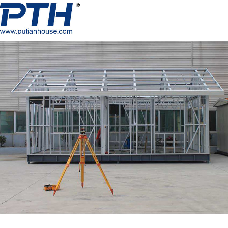 China Suppliers Low Cost Luxury Home Sandwich Panel Prefab House Villa with Garage