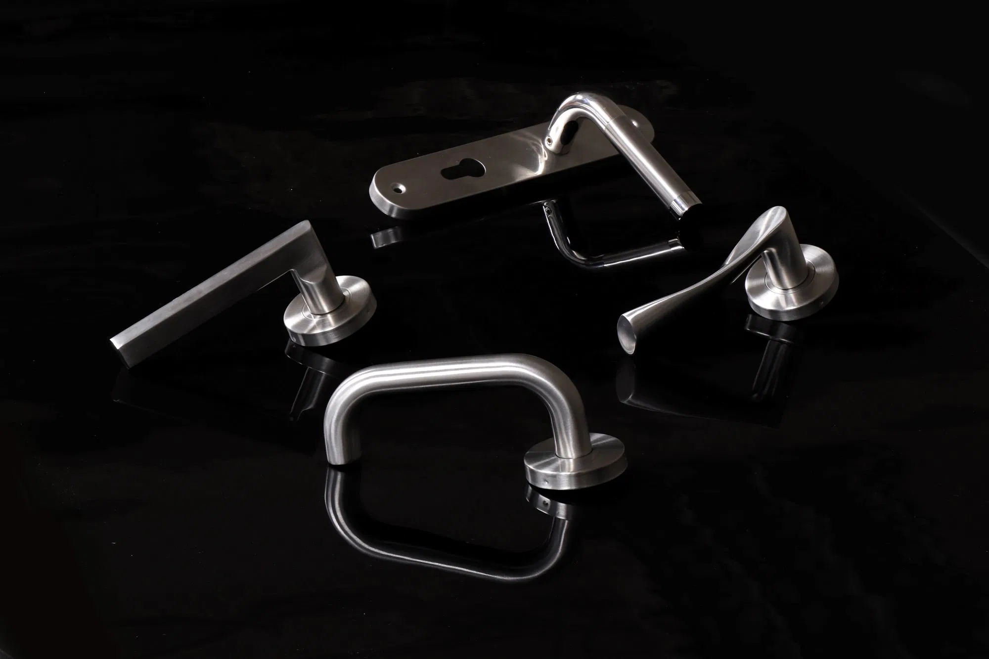 High Quality #304 Stainless Steel Wooden Door Handle/Lever Handle (GB03-101)