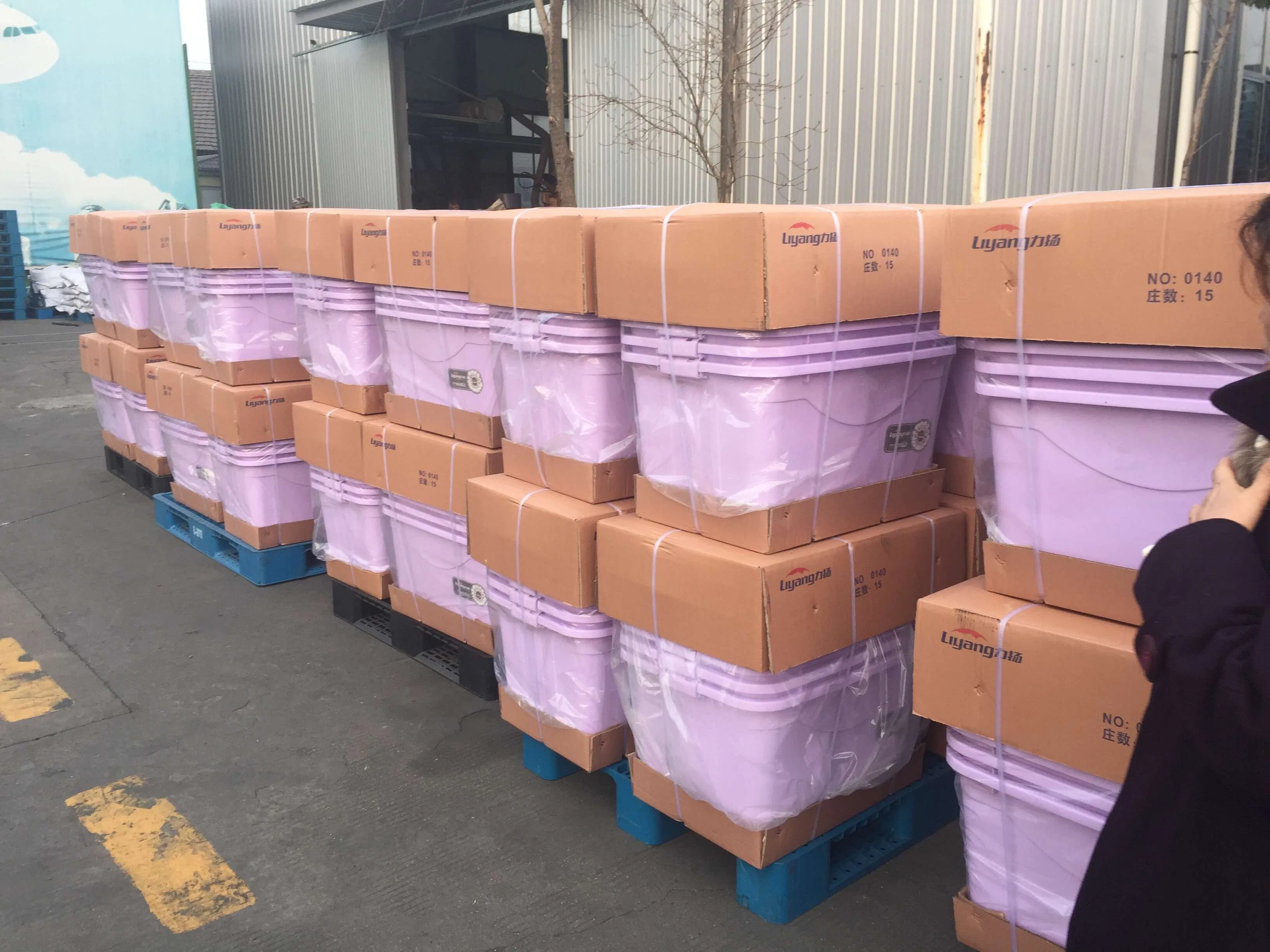 Plastic Storage Box Crate with Lids 80L 100L 120L 140L