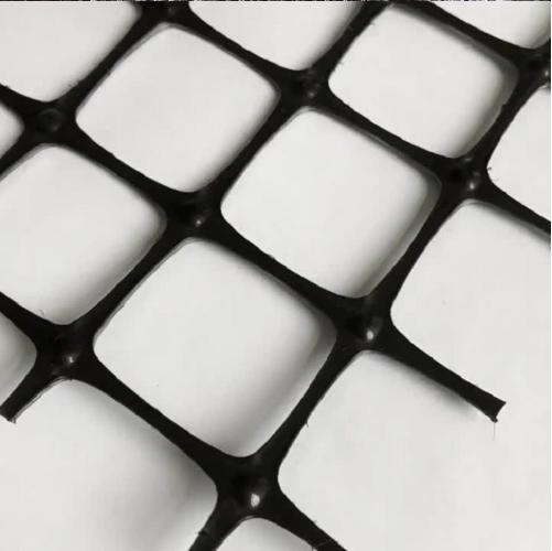 Two-Way Stretched Plastic Geogrid Is Similar to Square Network Structure