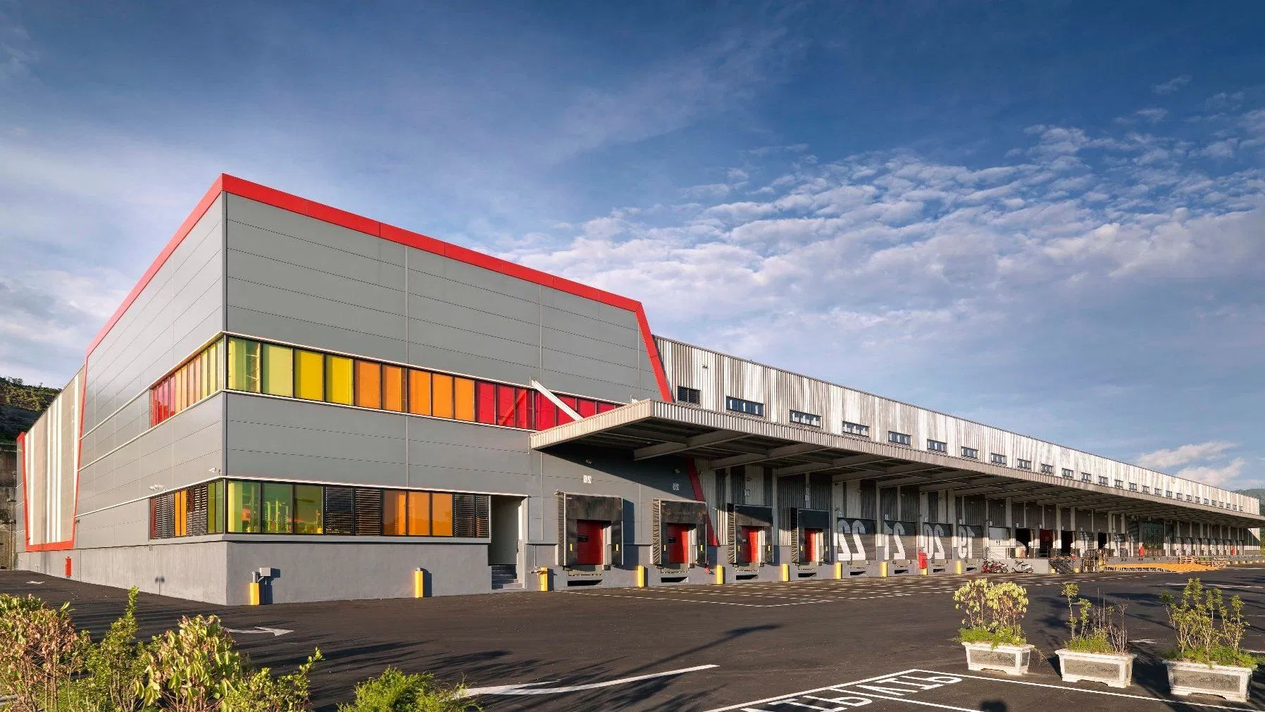 Innovative Steel-Constructed Fire Escape Systems\Workshop Industrial Building\Large Span Floor System