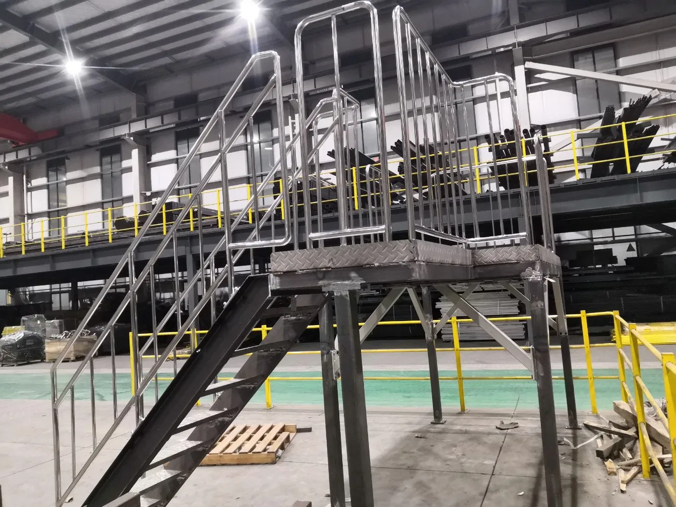 Wholesale Hot-Rolled Section Steel Stainless Steel Staircases for Cultural and Sports Venues
