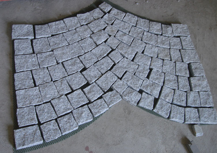 Grey Granite Kitchen Countertop/Tiles/Slabs/Stairs White Granite Flamed Kerbs Stones