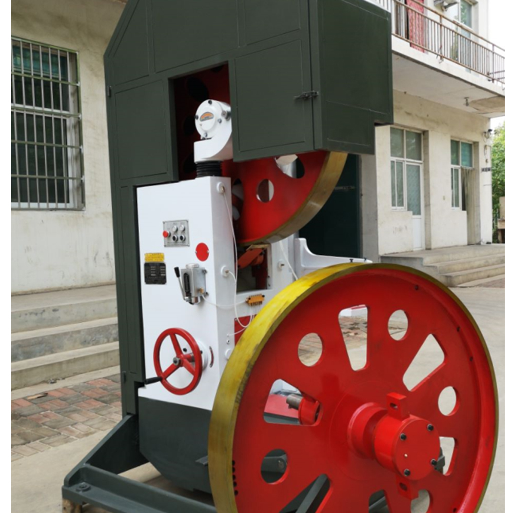 Ленточная пила по дереву вертикальная с большими дисками