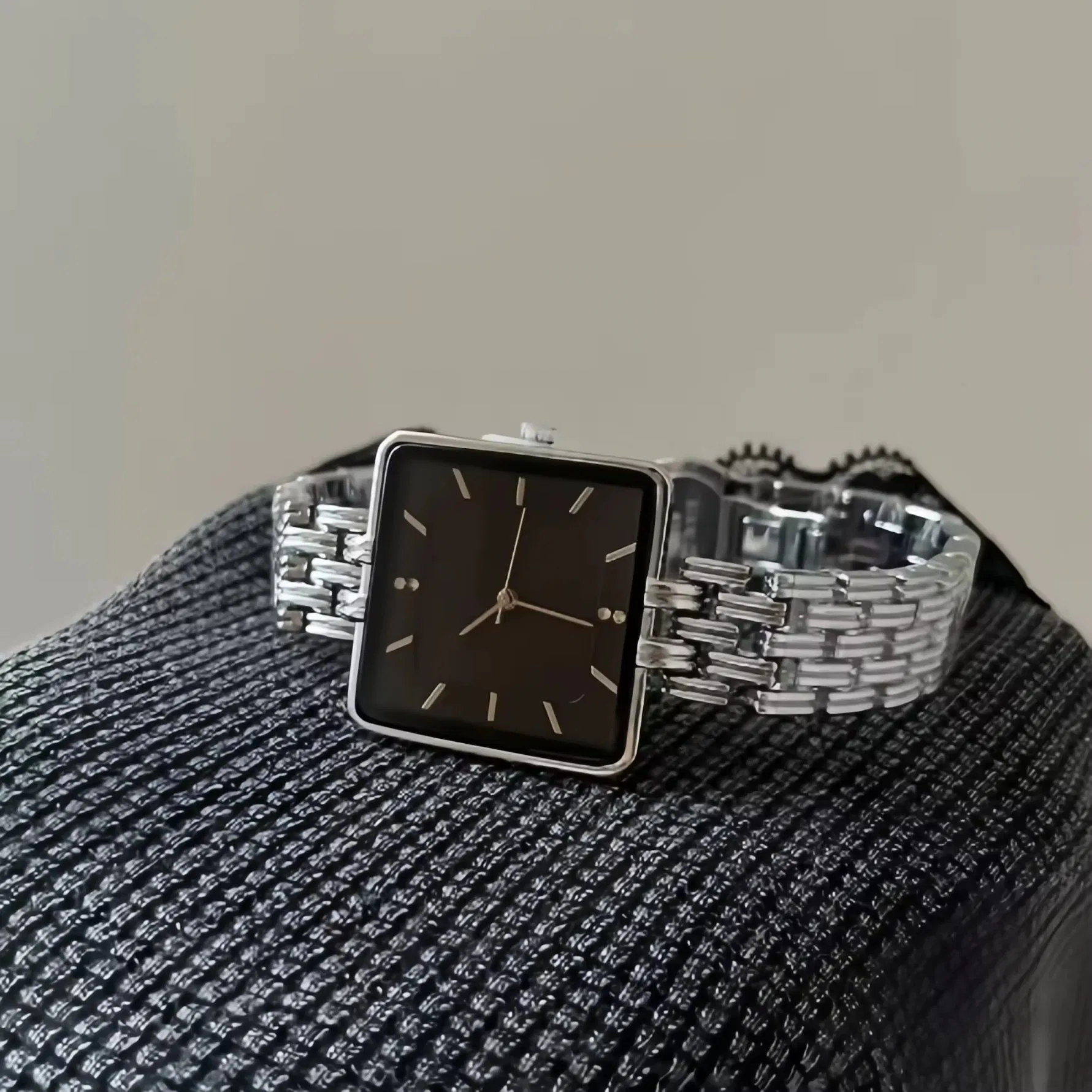 Luxurious Custom-Made, Simple and Elegant, Fashionable, Ultra-Thin Luxury Ladies' Watches