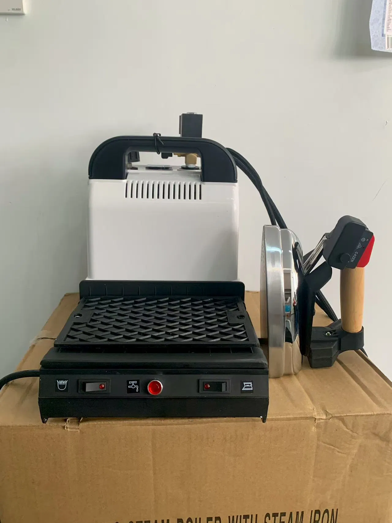 High-Performance Portable Clothing Iron for Ultimate Wrinkle Removal