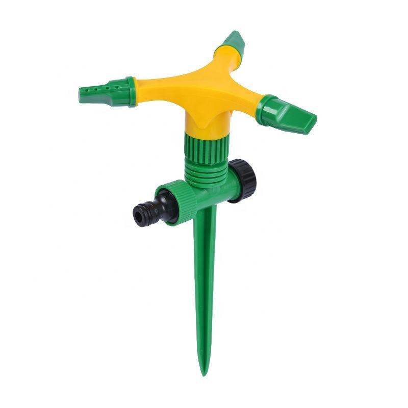 Plastic Adjustable 3-Arm Sprinkler W/Plastic 2-Way Spike