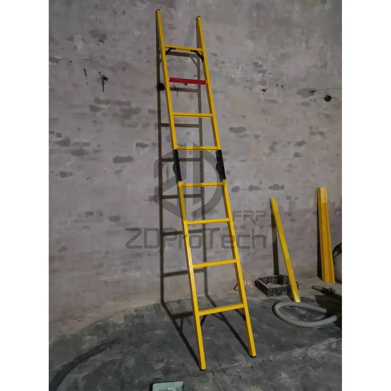 Werner 6210 10 Feet Fiberglass Step Ladder Plastic Tool Tray 300lb Cap