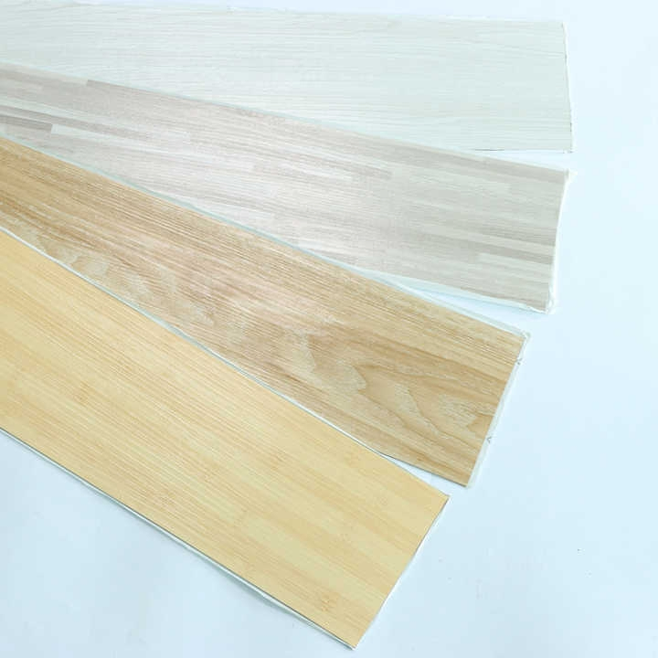 Водостойкий противоскользящий виниловый ламинат под дерево