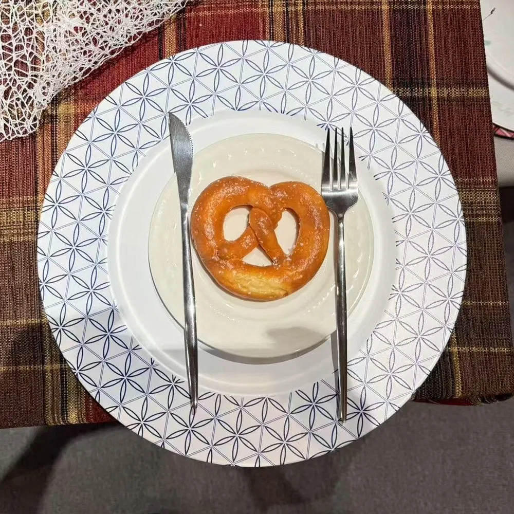 Color Options 340g Net Weight Disposable Plastic PP Material Buffet Charger Plate