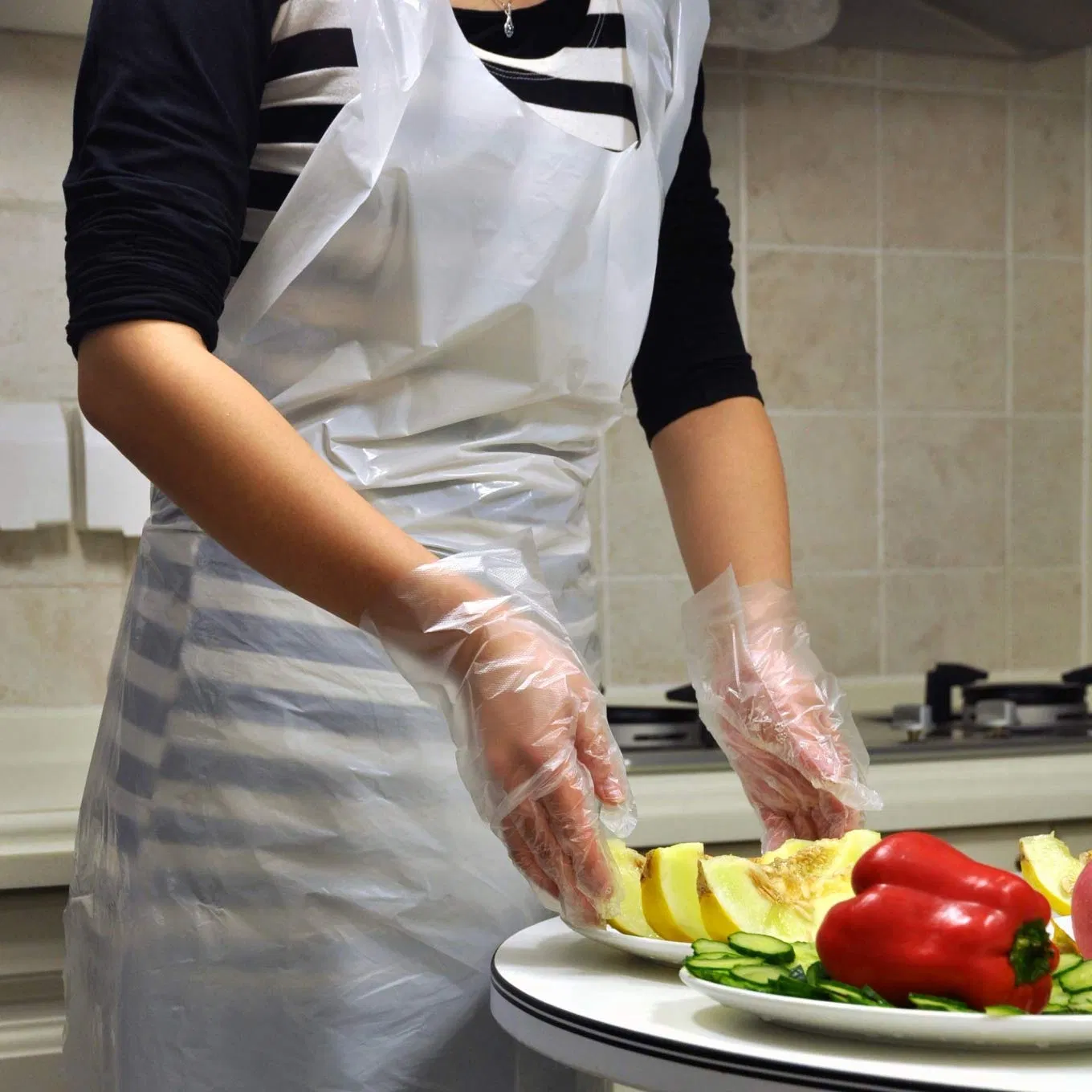 Polyethylene PE Disposable Hair Salon Kitchen Cleaning Aprons