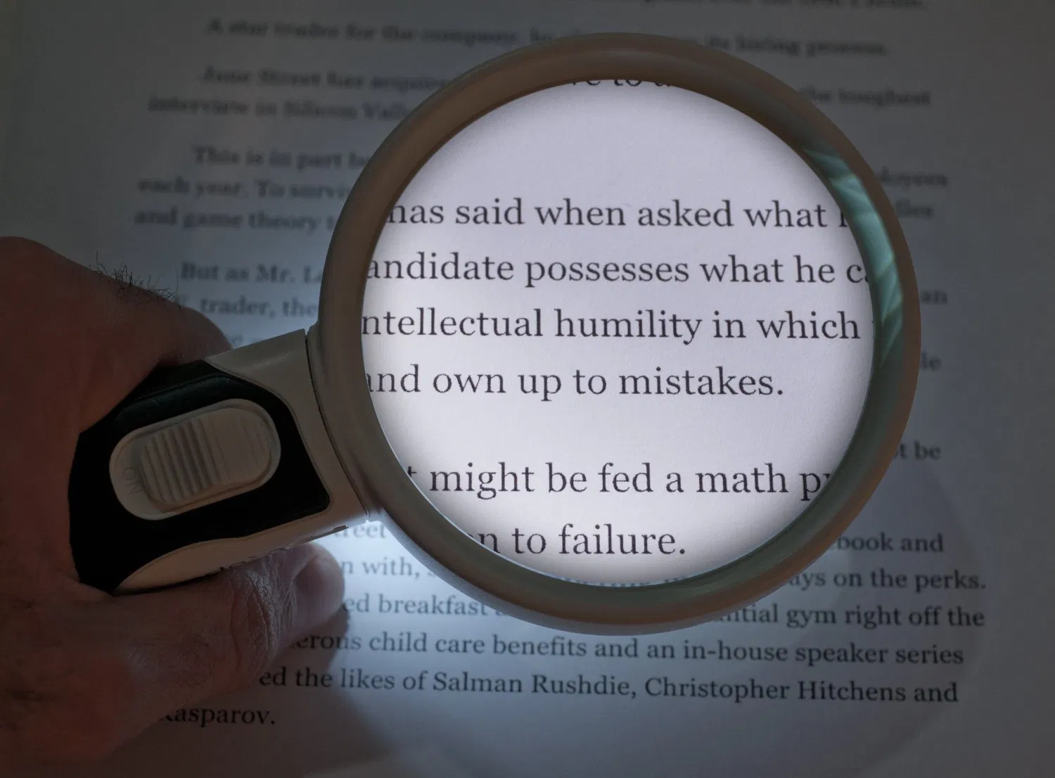 Loupe LED Magnifying Glass with Light 3 Interchangeable Lenses 2.5X 5X 16X Magnifier