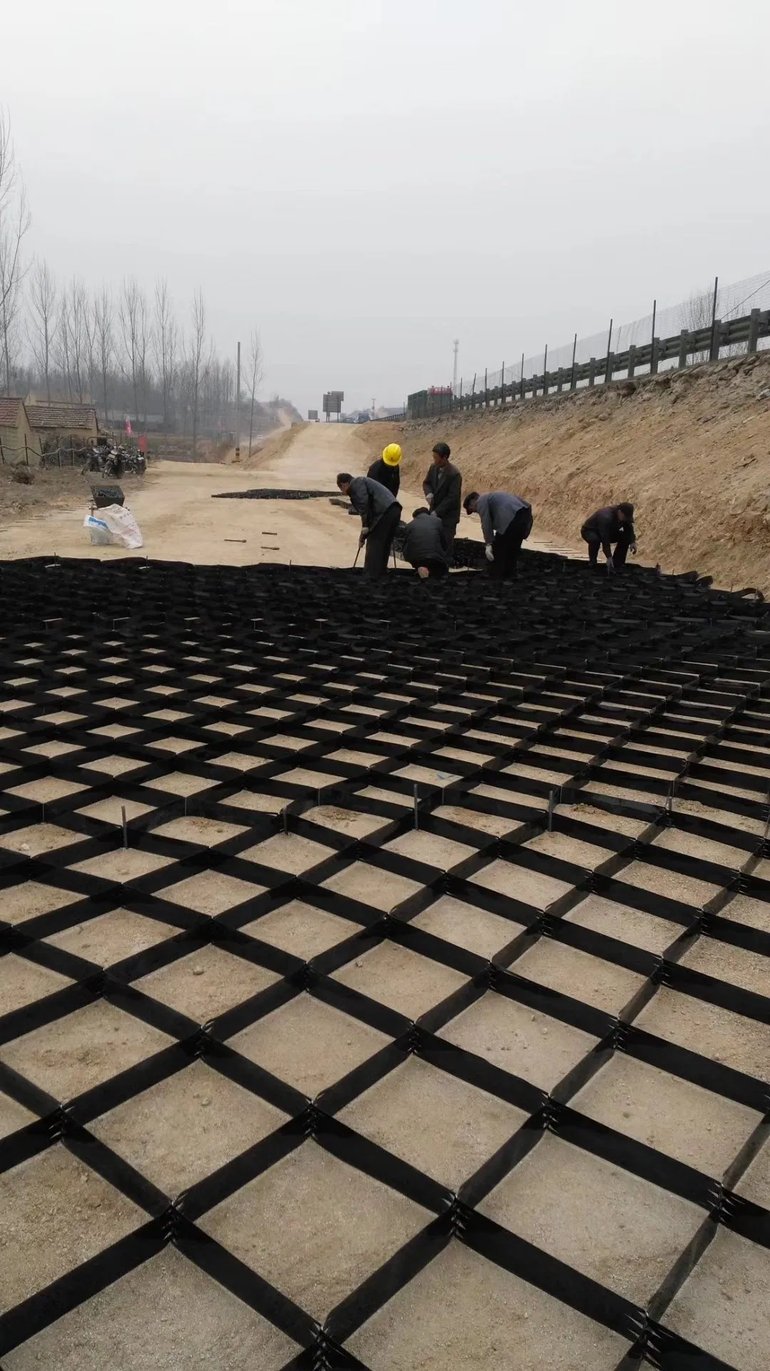 Sustainable Construction Utilizing HDPE Geocells for Erosion Control 100-330mm 150-330mm