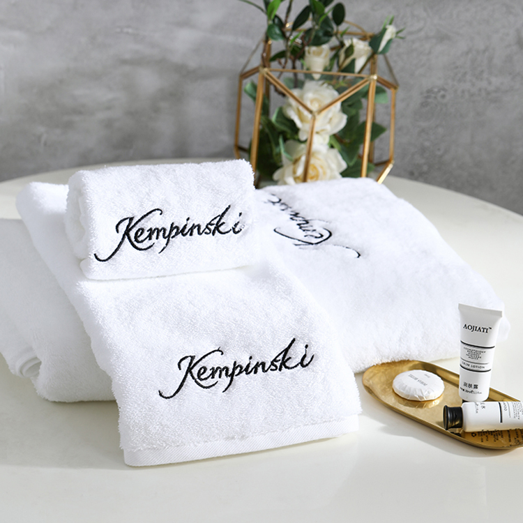High Quality Customized Design Hotel White Towel with Logo