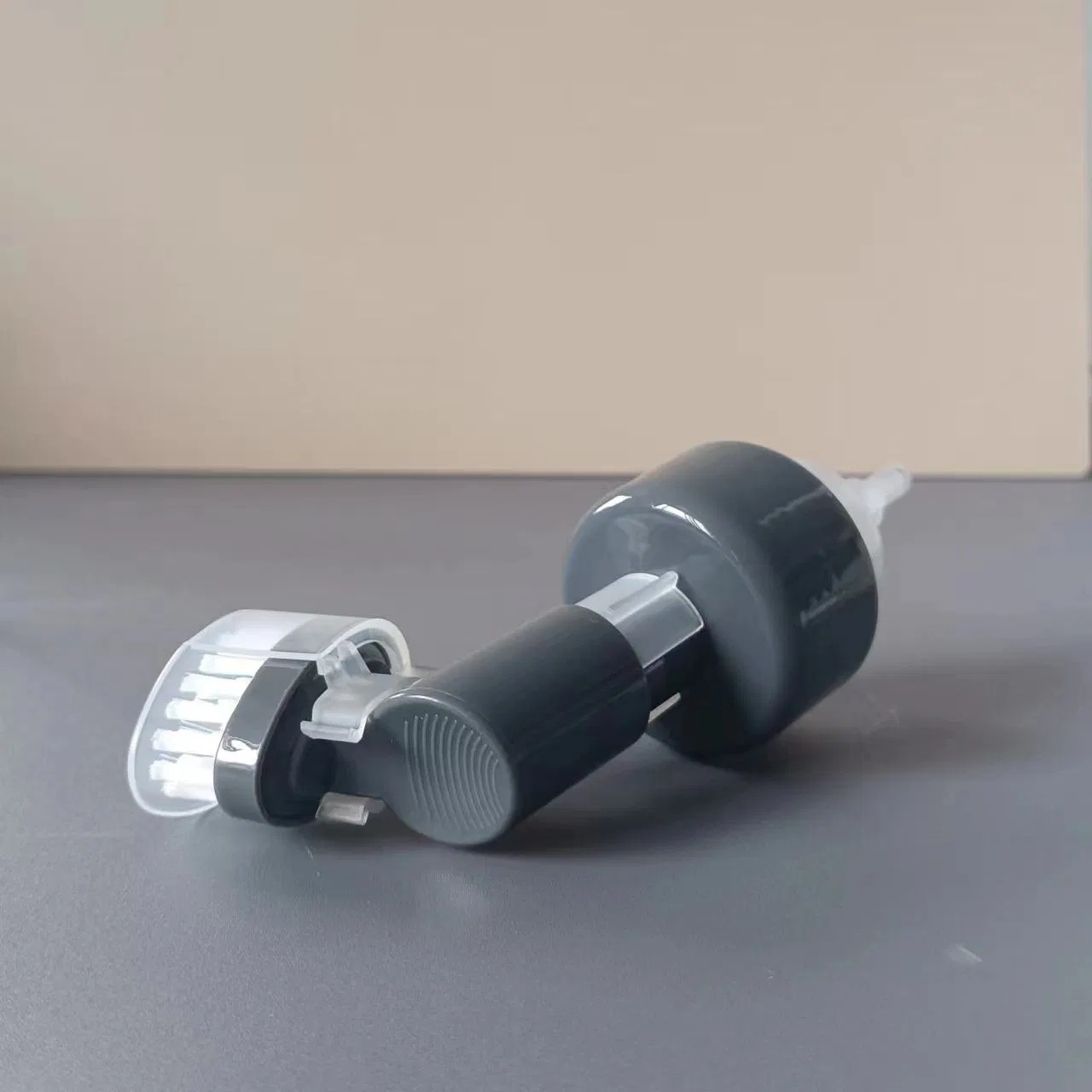 Factory Supplies 43mm Foam Pump Heads, Plastic Brushes for Down Jacket Cleaning Agent Packaging, and Emulsion Foam Brushes