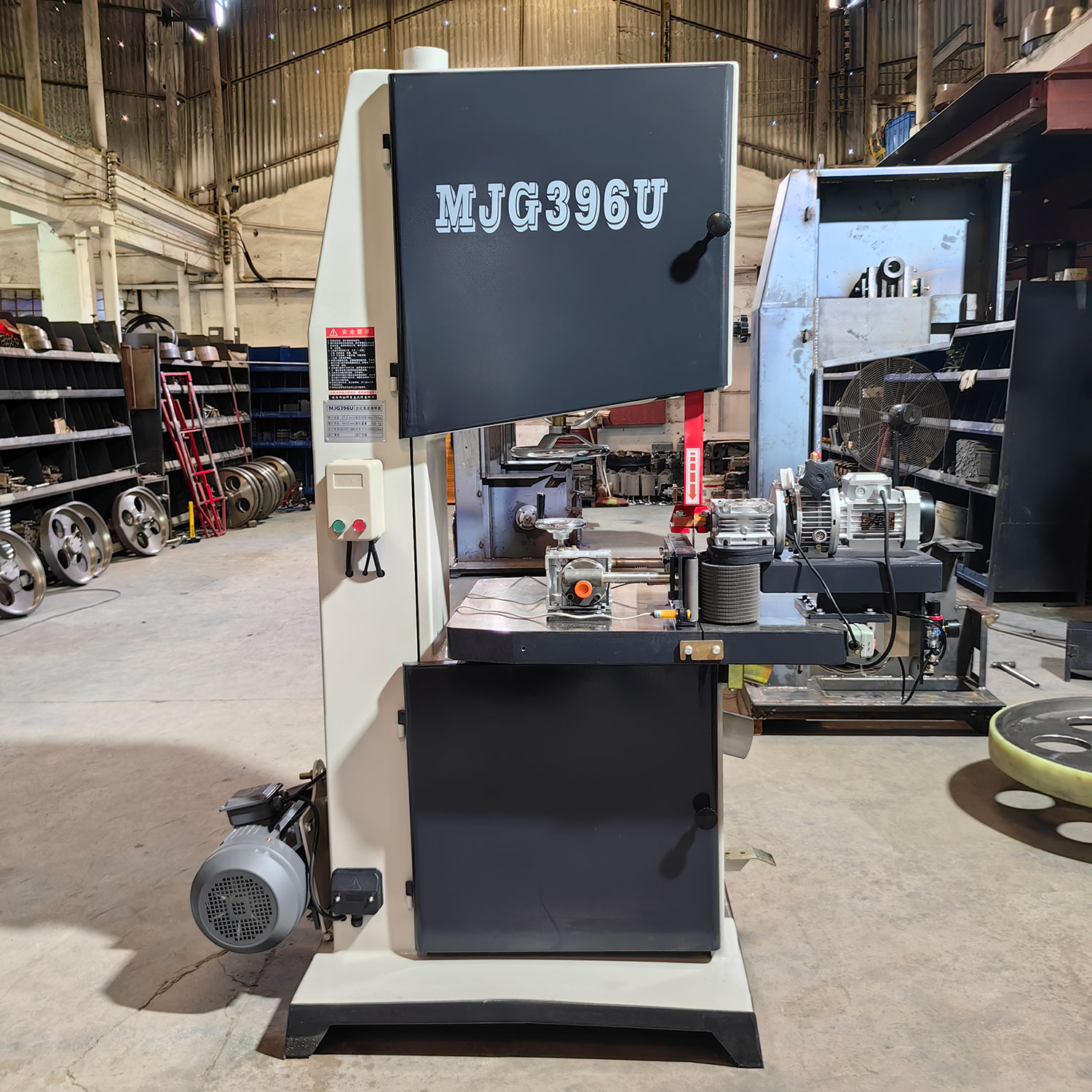 Станок ленточнопильный вертикальный по дереву MJG396U