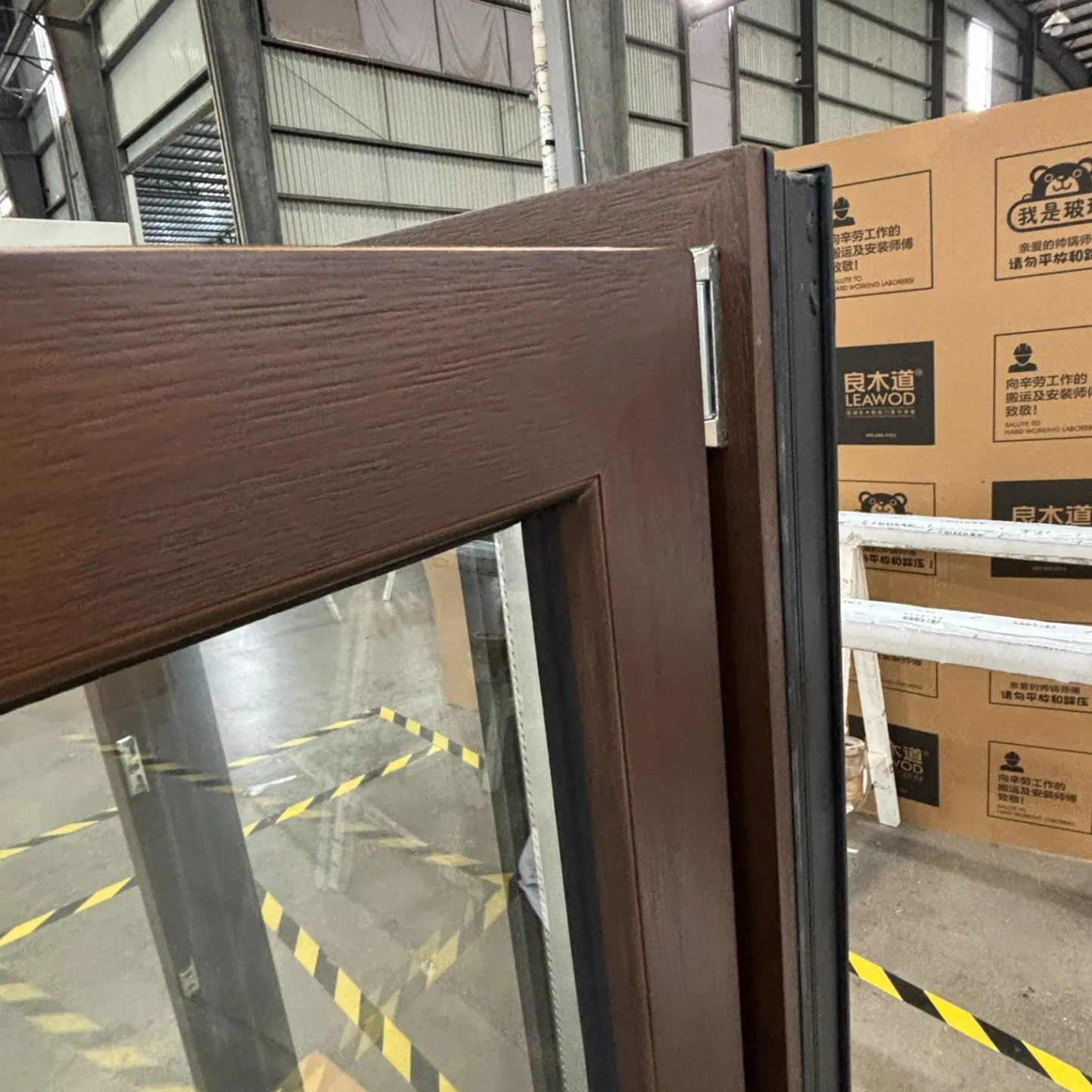 Premium Thermal Break Aluminum Solid Wood Inswing Windows for Noise Reduction