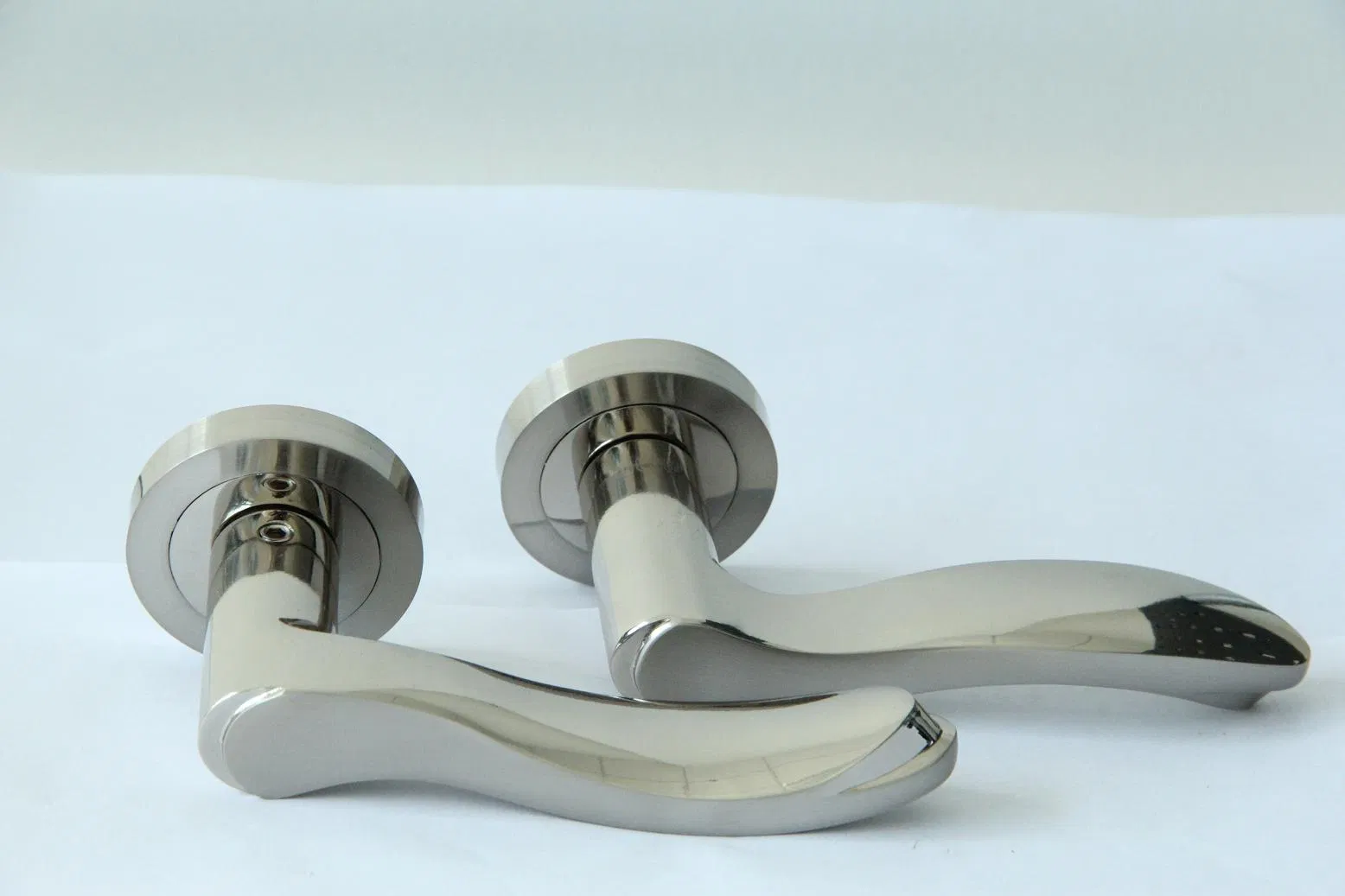 New Interior PVC Door MDF Bathroom Carved Doors for Hotels Wooden Design Door Formica Laminate Wooden Door for Bathroom