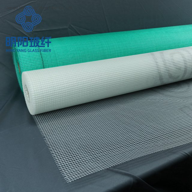 White Fiberglass Mesh Waterproofing for Roof 145GSM 5X5mm 14.3cmx50m