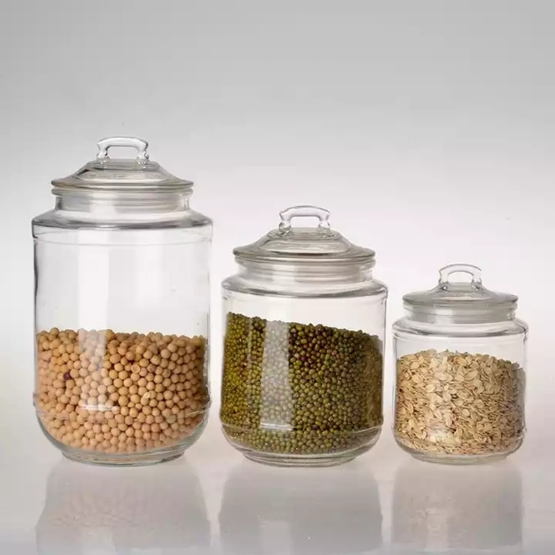 Большая стеклянная банка для хранения продуктов с крышкой