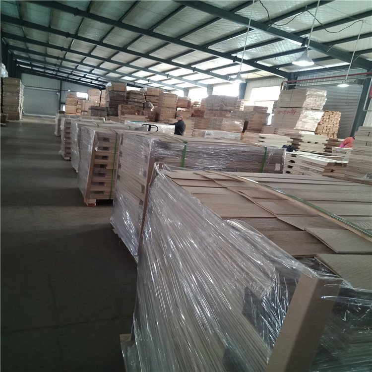 China Professional Supplier 0.6mm Sliced Sawn Top Layer Lamella / Europen Oak / American Walnut Veneer Lamella Floor for Engineered Flooring