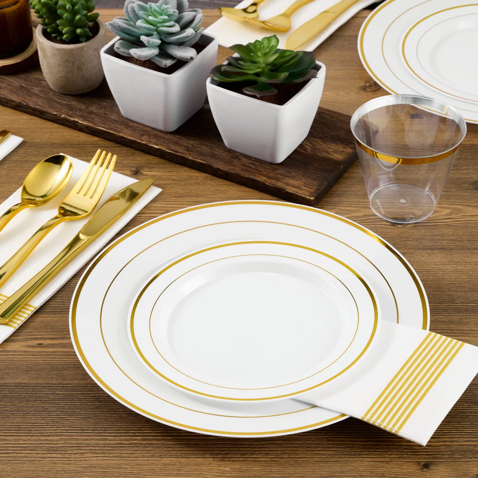 Wholesale Gold Plates Disposable Gold Rim Plastic Party Plates