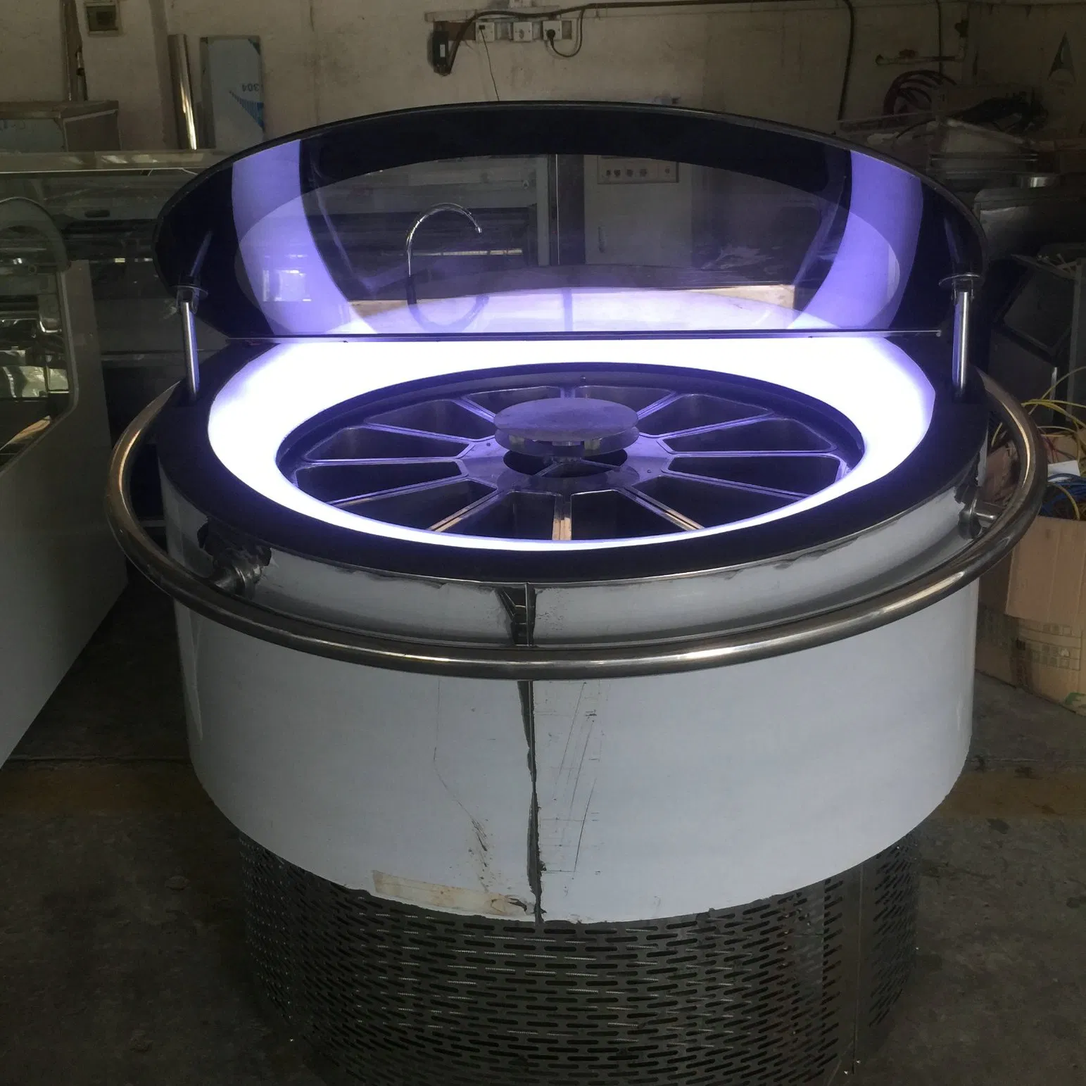 Round Shape Rotating Ice Cream Showcase