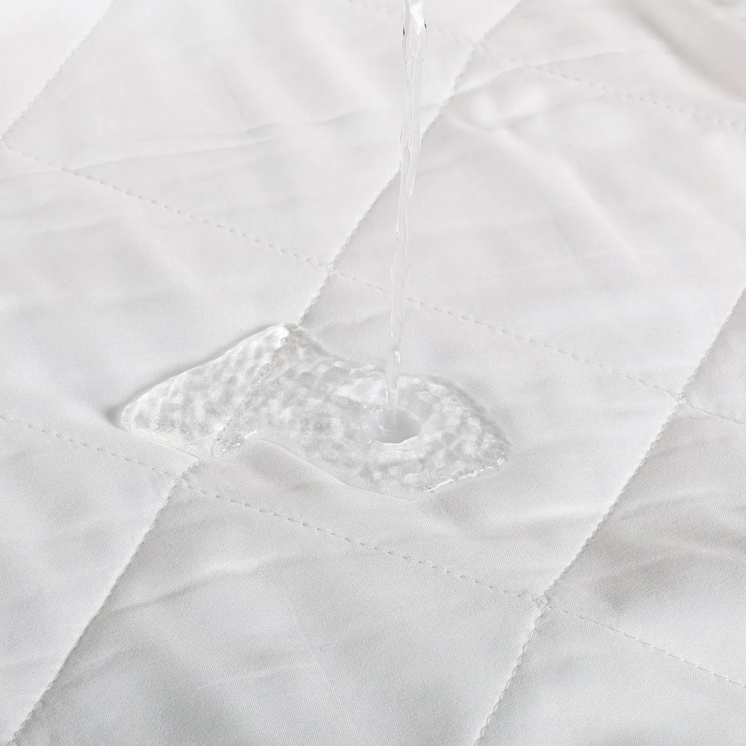 Waterproof Twin Size Quilted Mattress Protector Machine Washable Cotton Mattress Cover for Bed