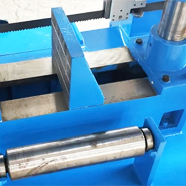 Ленточная пила по металлу автоматическая горизонтальная 1000 мм GB42100