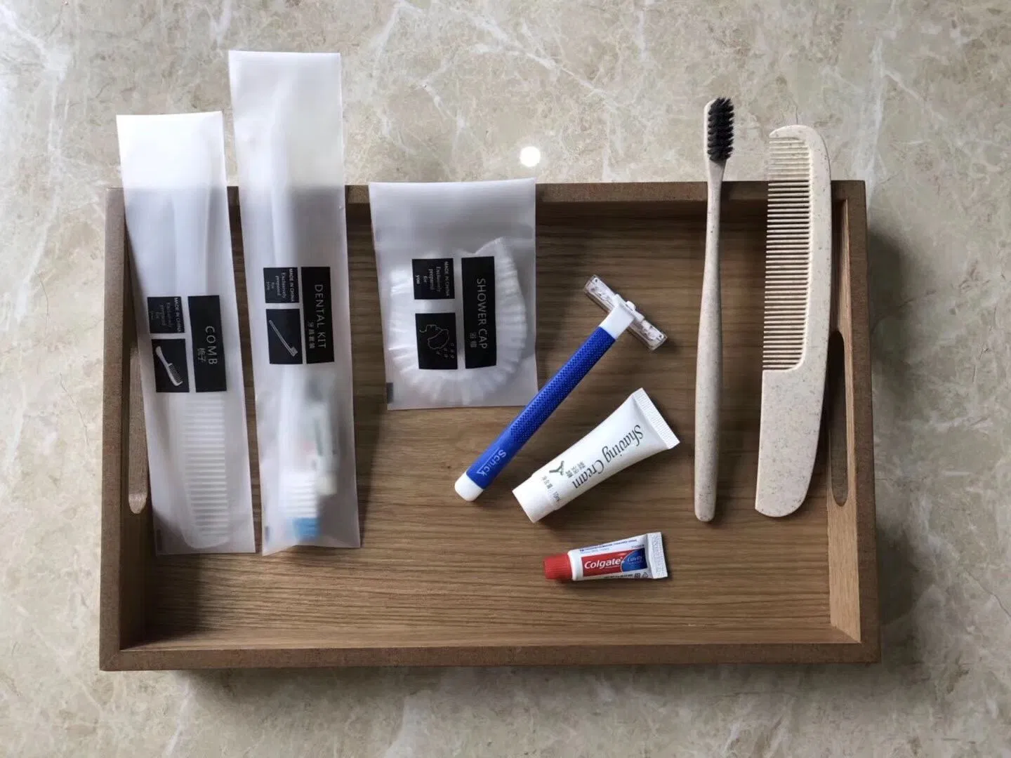 Hotel Amenities in Plastic Sachet for Hotel Room Using