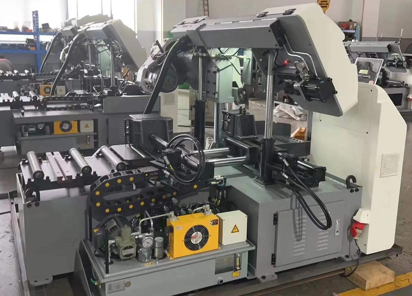 Станок ленточнопильный автоматический с ЧПУ по металлу 330B