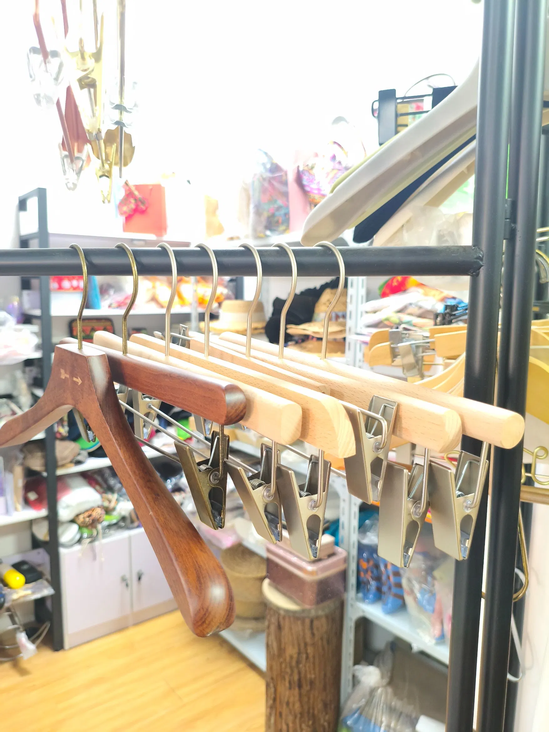 Smooth Branding Beech Wooden Straight Skirts Trousers Pants Nickeled Seamless Clips Hanger