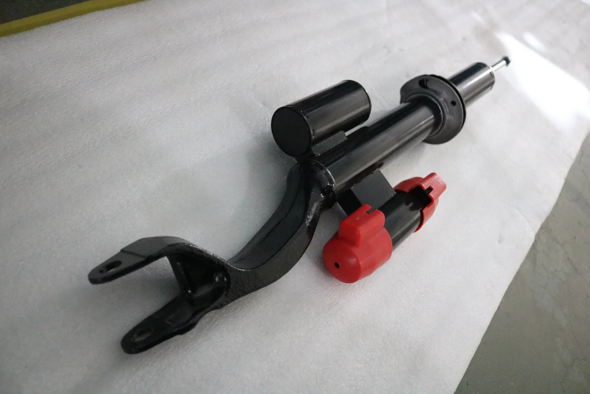 Амортизатор передний правый Mercedes-Benz 253 4MATIC с ADS