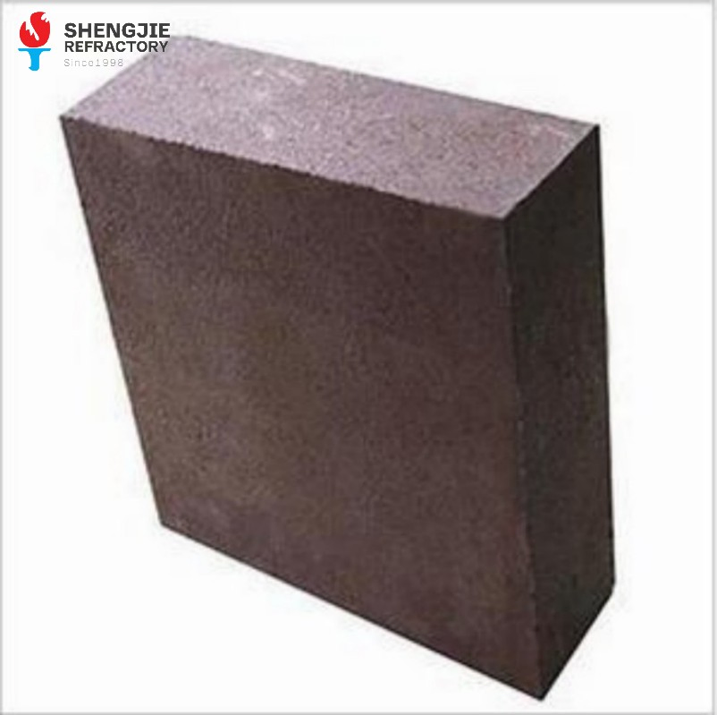Магнезито-шпинельный огнеупорный кирпич высокой плотности