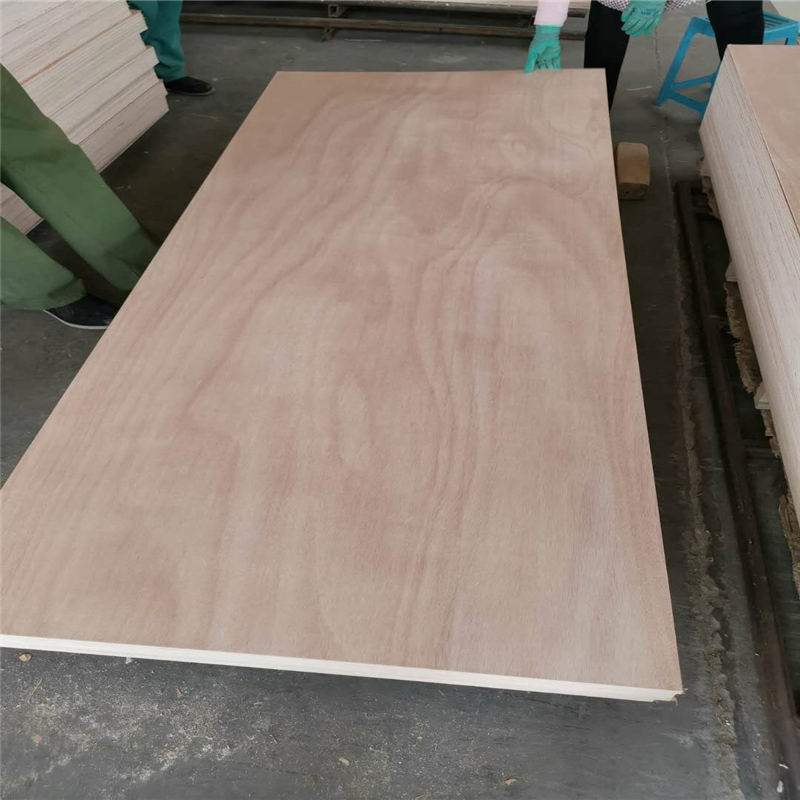 Premium Oak Bintangor Okoume Natural Veneer Surface HDF/MDF Molded Door Skin