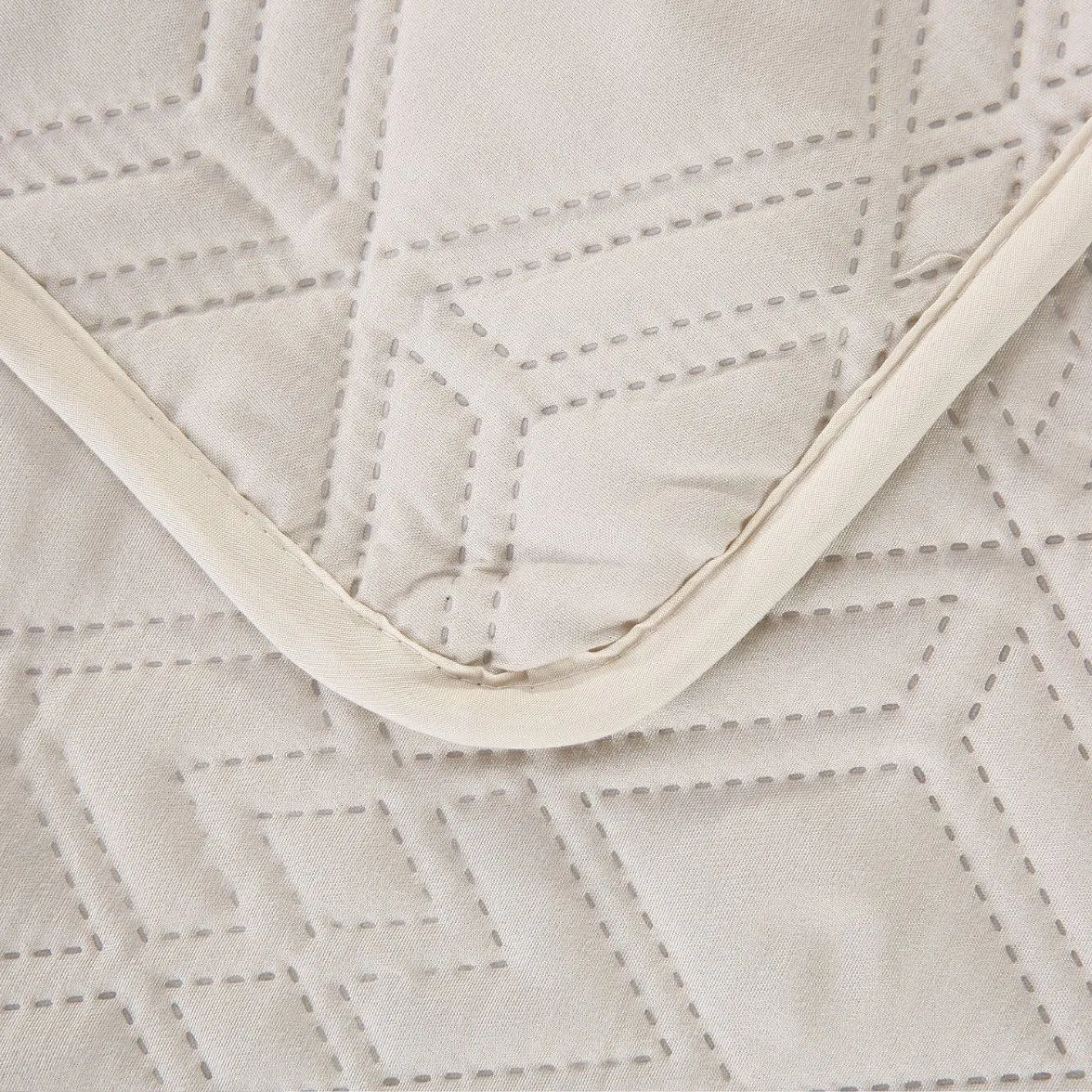 Hot Selling Home Hotel Use Bedcover Bedding Items Bedspread