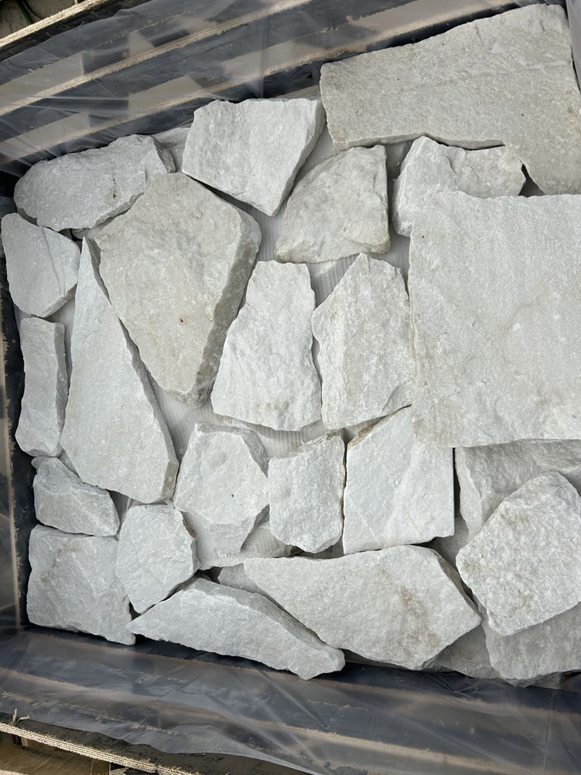 White Quartzite Randon Shape Tile for Wall and Flooring