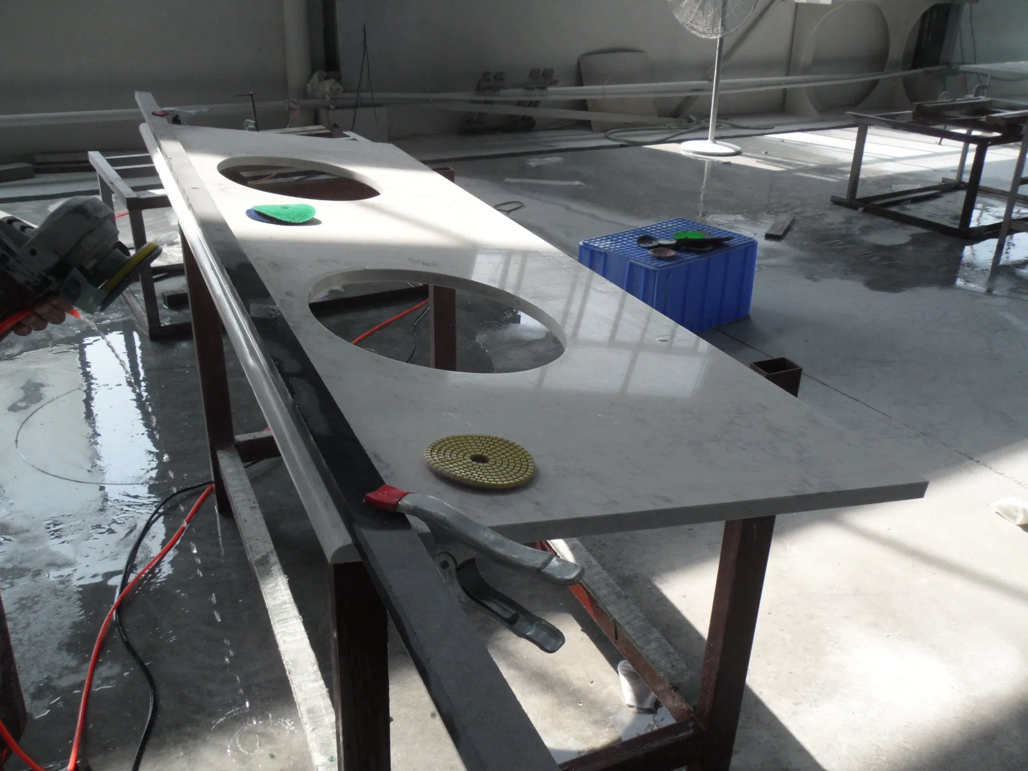 Surface White Sparkle Crystal Quartz Kitchen Top Countertop Vanity Top Customized Size Black White