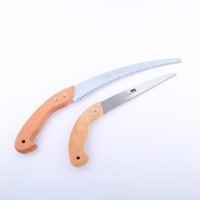 Садовый секатор с деревянной ручкой и лезвием из углеродистой стали