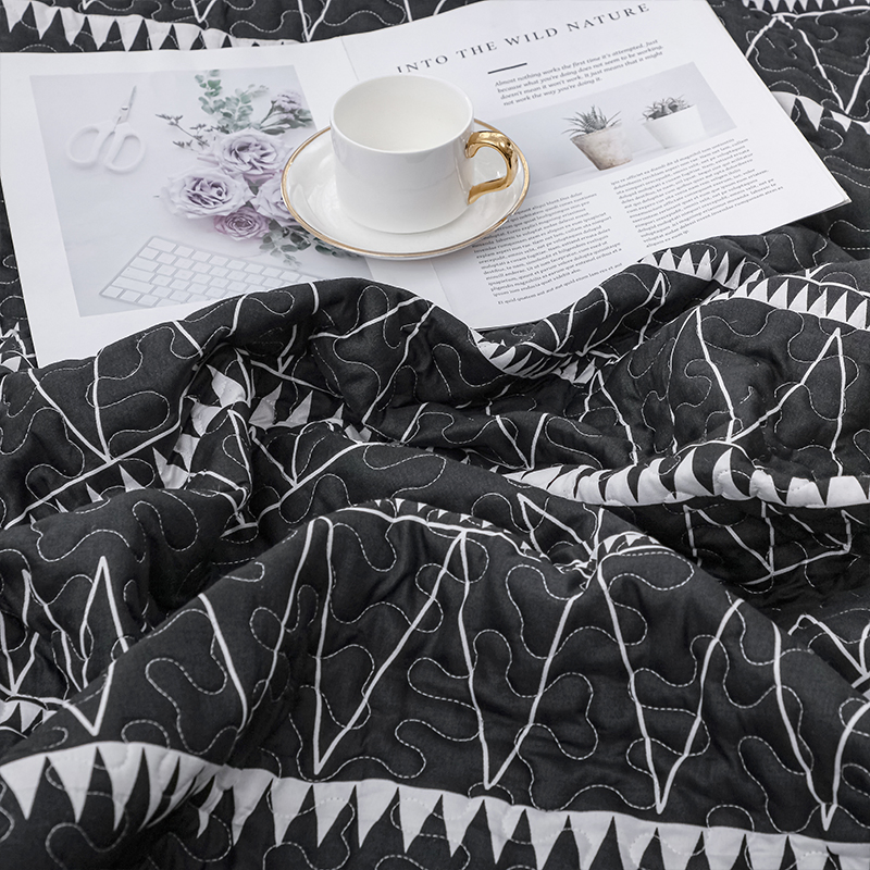 Factory Wholesale Home Textile Bed Sheet Duvet Cover Polyester Brushed Microfiber Bedding Set Queen/King Quilted Bedspread
