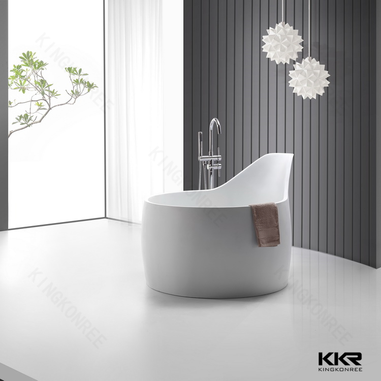 Угловая ванна из искусственного камня белая