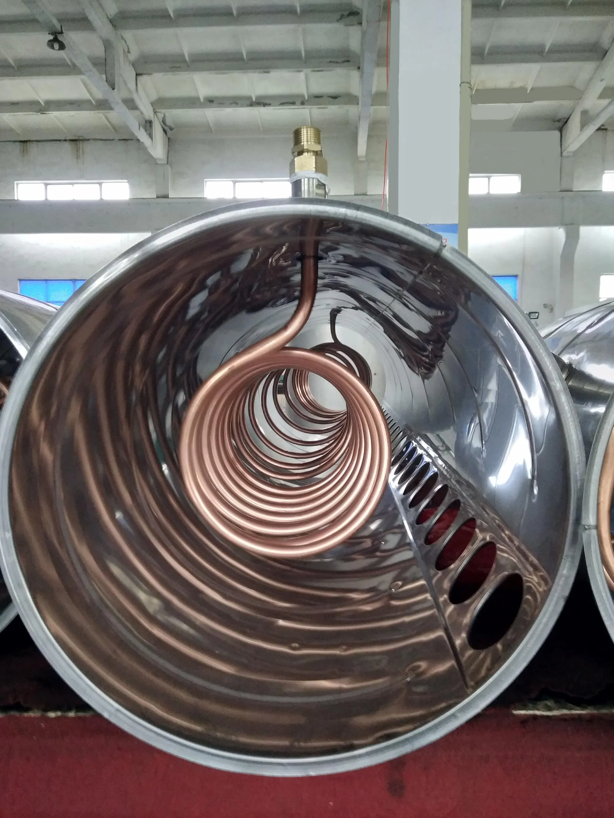 Компактный солнечный водонагреватель 240 л с медным змеевиком